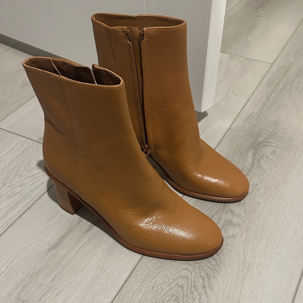 Tory Burch Tan Leather Block Heel Ankle Boots. Never worn.